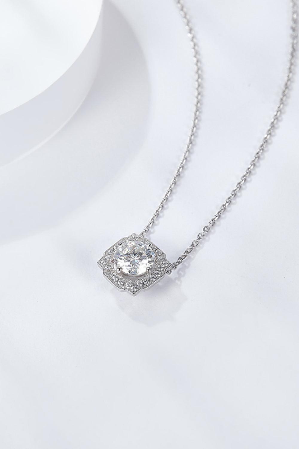 1 Carat Moissanite Flower Shape Pendant Chain Necklace Carauana Store
