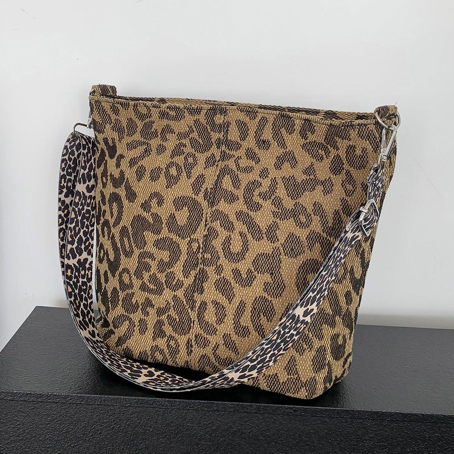 Adjustable Strap Medium Shoulder Bag Carauana Store