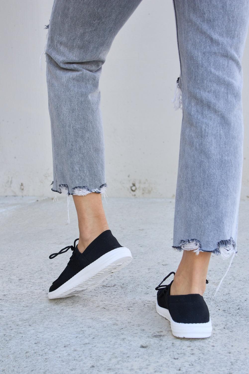 Forever Link Flat Round Toe Lace-Up Sneakers Carauana Store