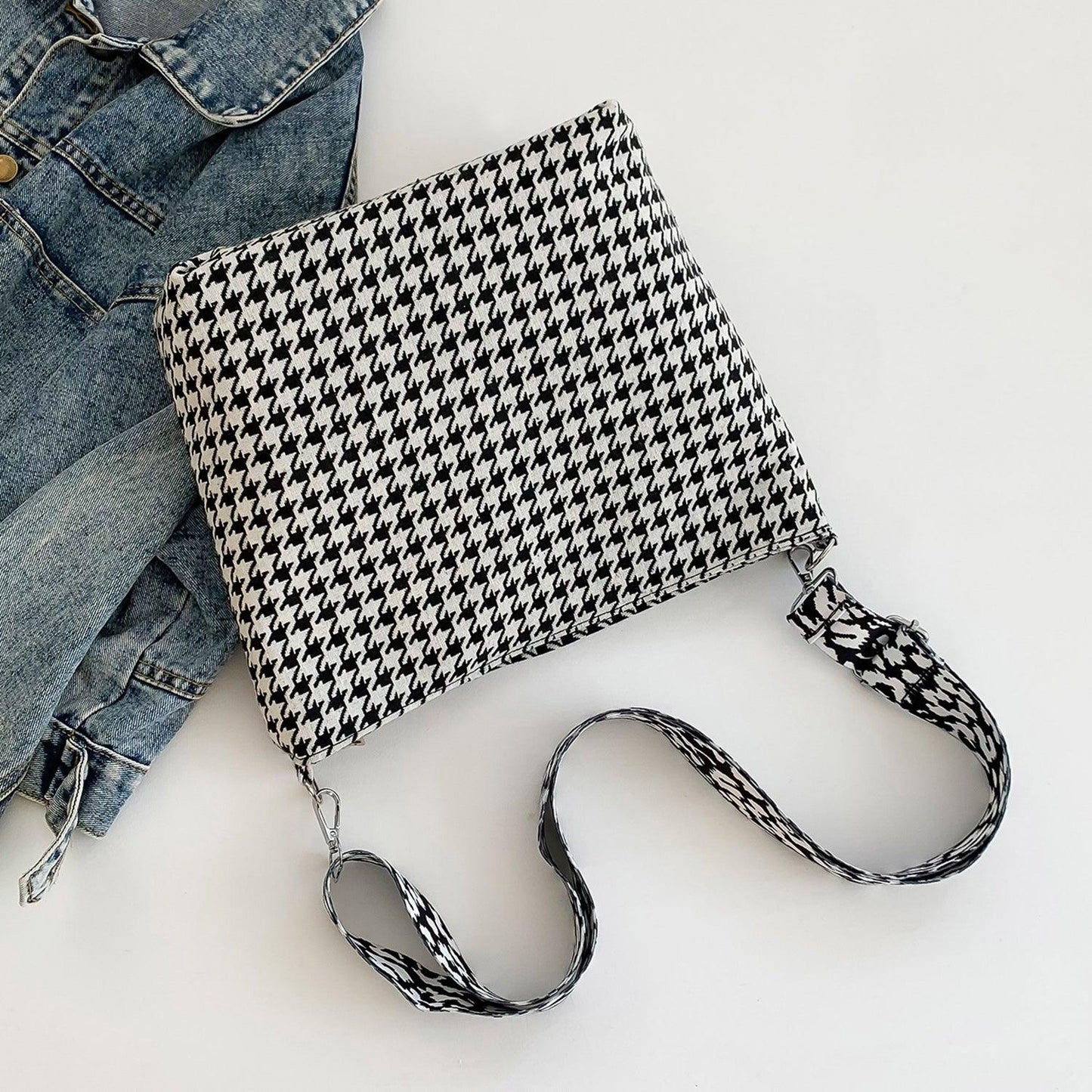Adjustable Strap Medium Shoulder Bag Carauana Store