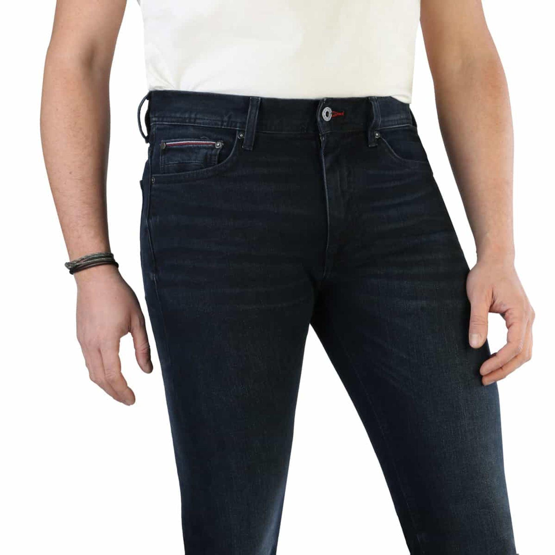 Tommy Hilfiger Jeans Carauana Store