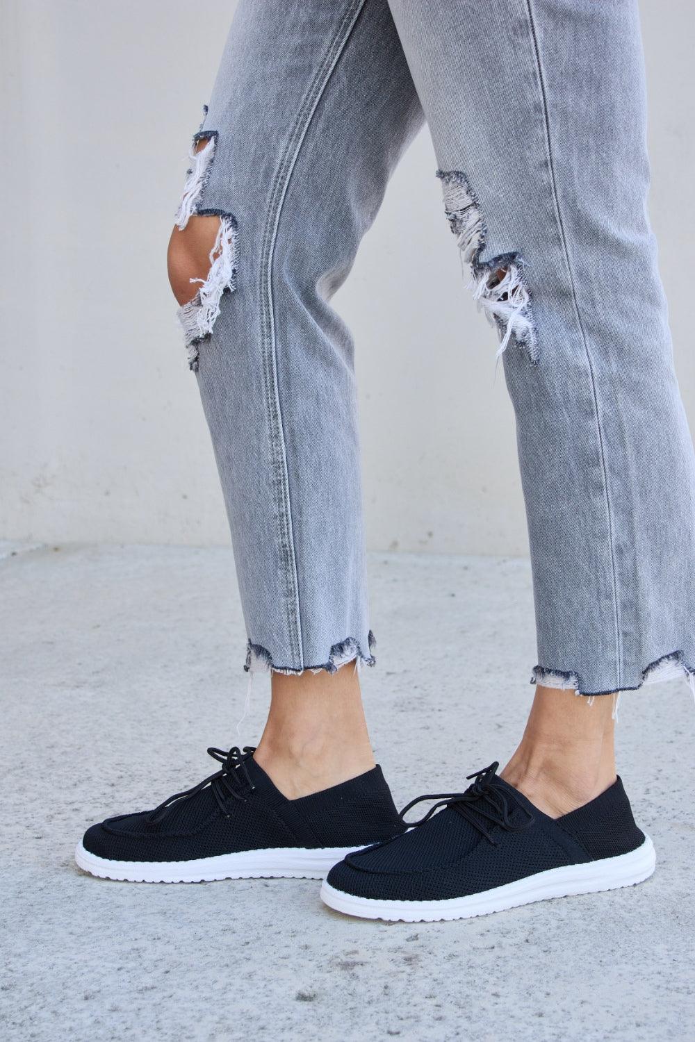 Forever Link Flat Round Toe Lace-Up Sneakers Carauana Store