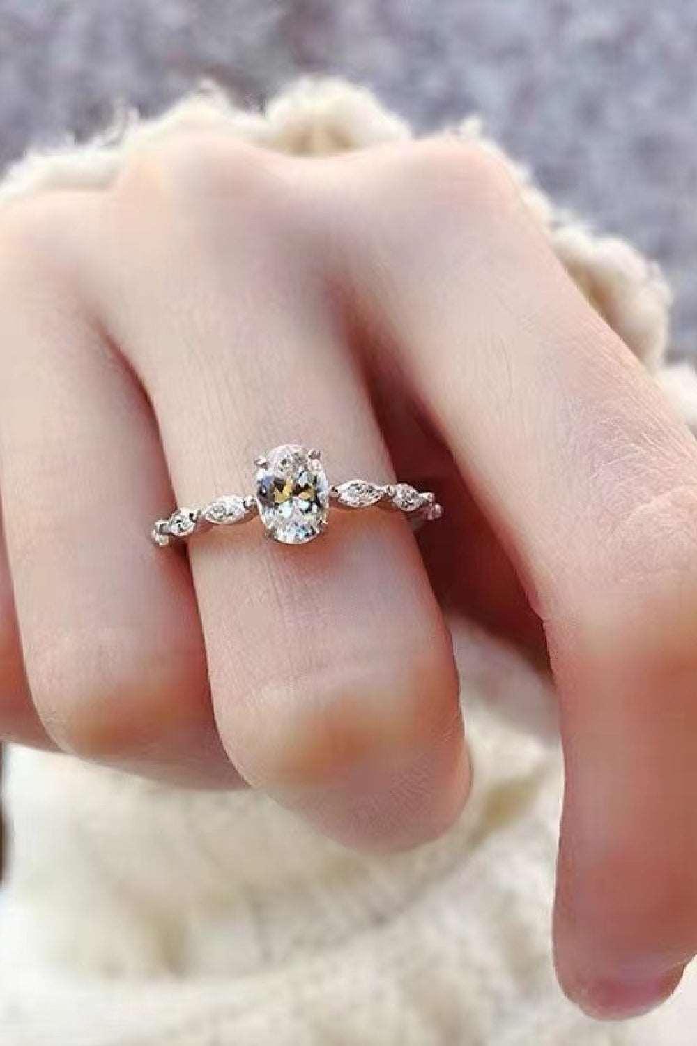 1 Carat Moissanite Oval Ring Carauana Store